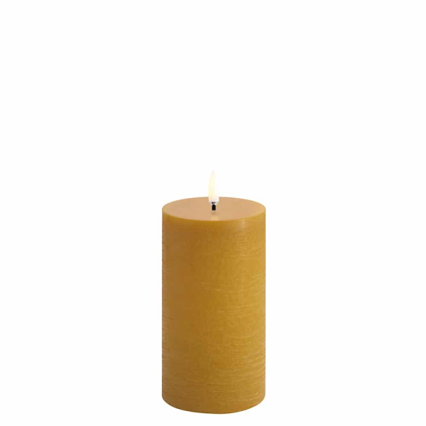 Uyuni stompkaars pillar candle curry yellow 7,8 x 15,1 cm